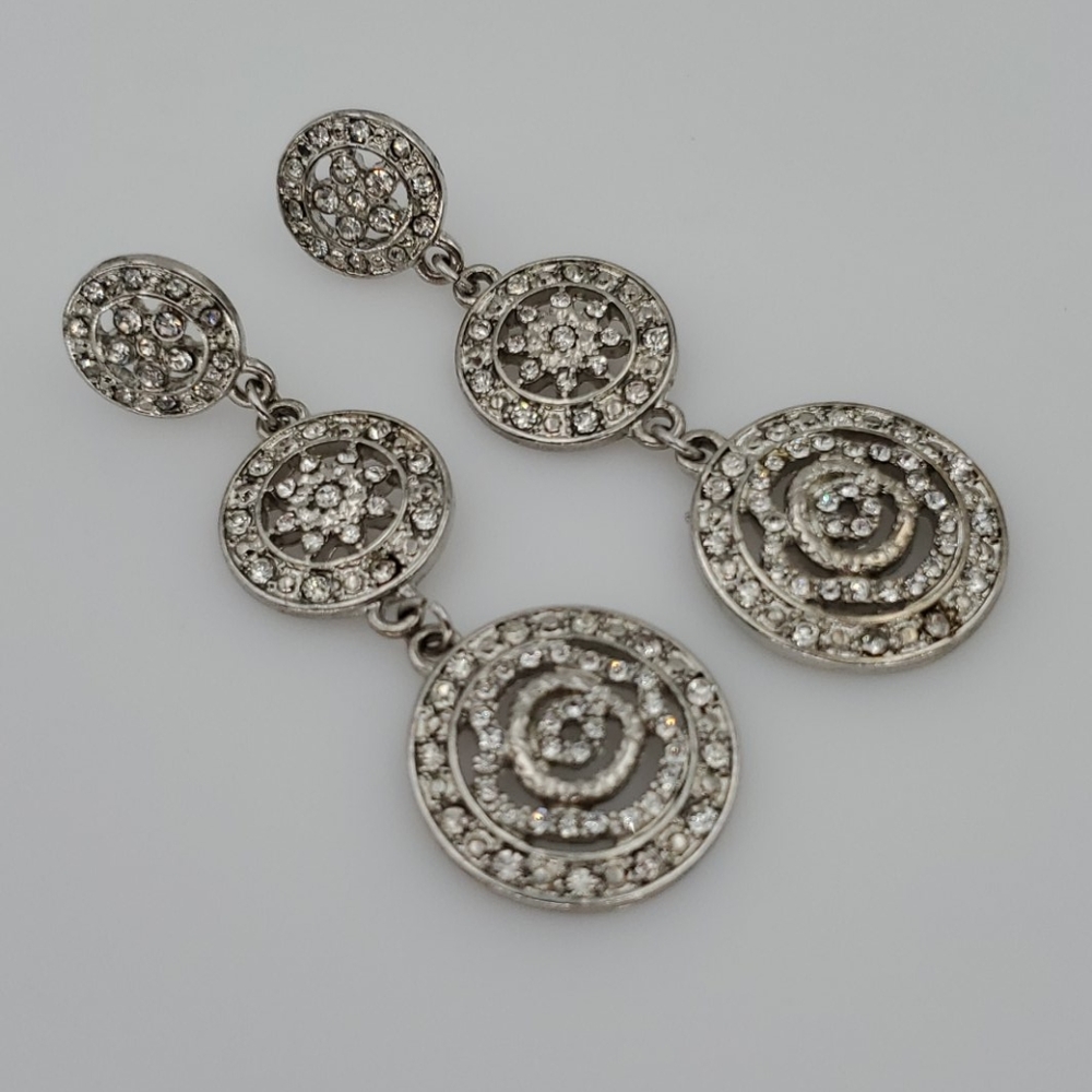 Sparkly Rhinestone Round Chandelier Earrings - Picture 4 of 8